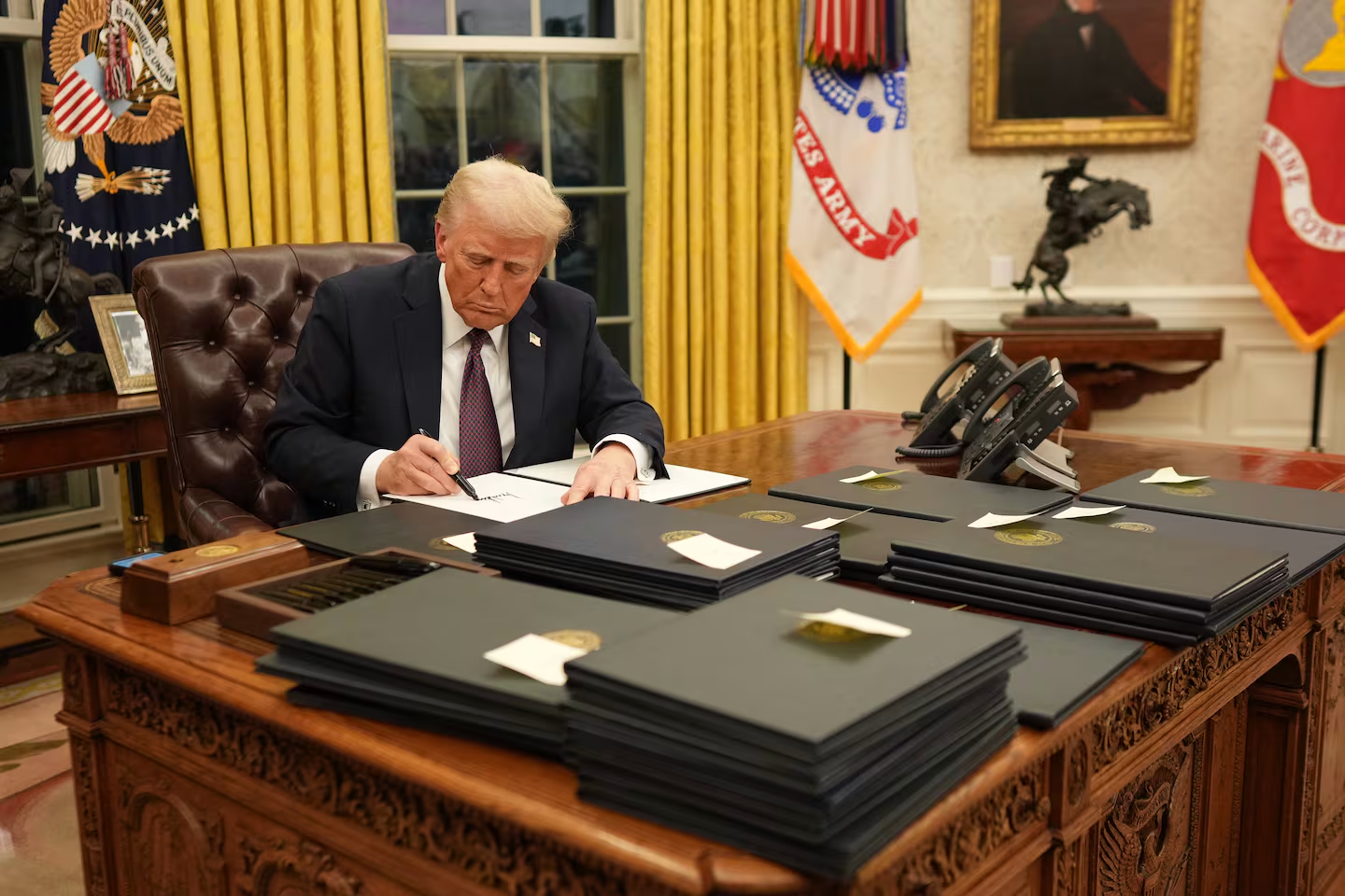 pres-trump-signing-exec-orders