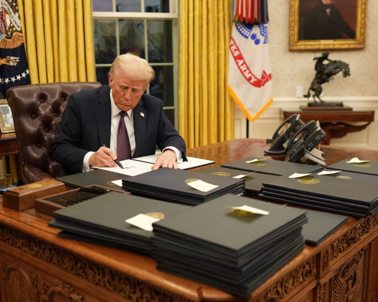 pres-trump-signing-exec-orders